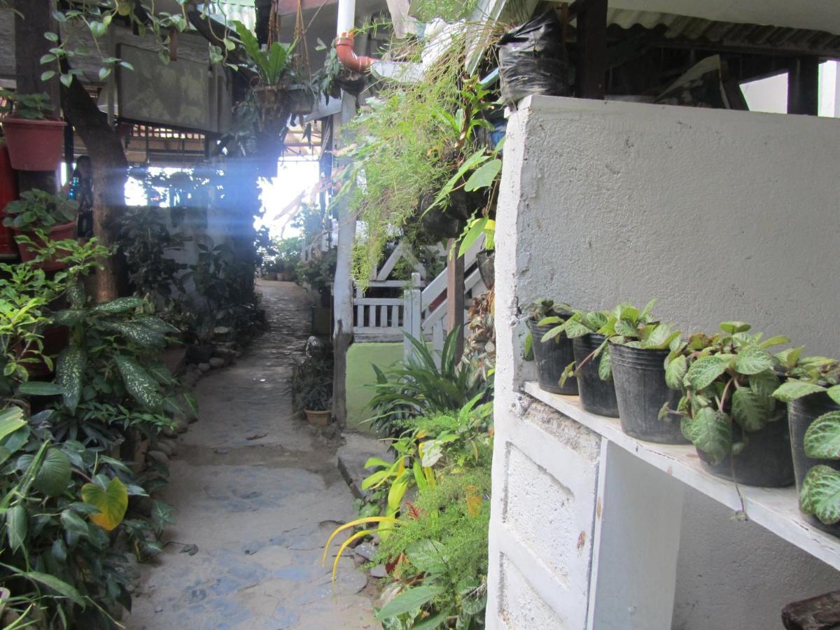 Islandfront Cottages And Restaurant El Nido Exterior photo