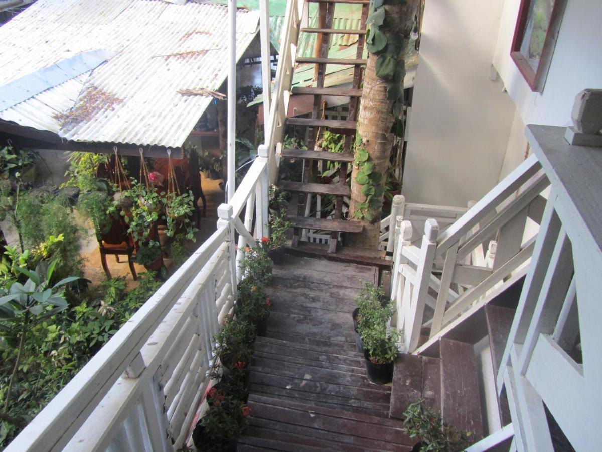Islandfront Cottages And Restaurant El Nido Exterior photo