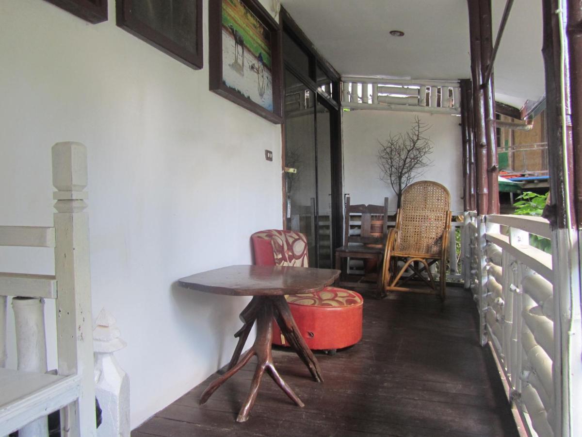 Islandfront Cottages And Restaurant El Nido Exterior photo